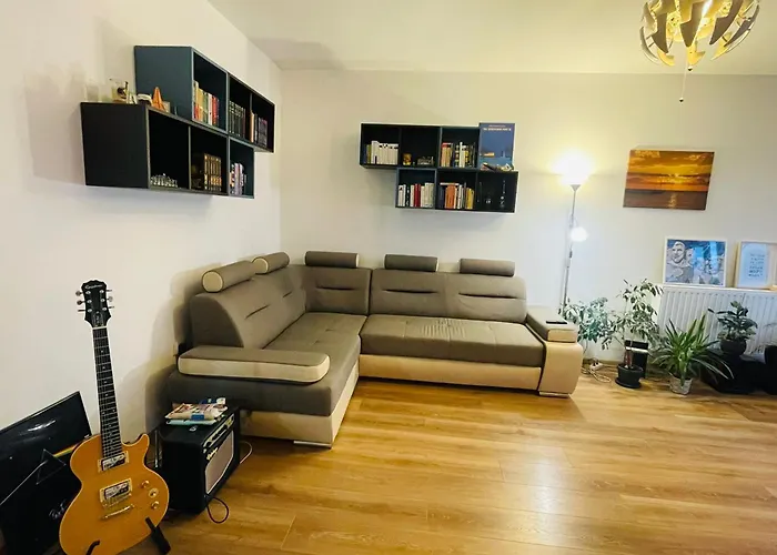 Cozy With Free Parking Apartman