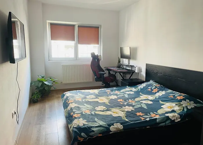 Cozy With Free Parking